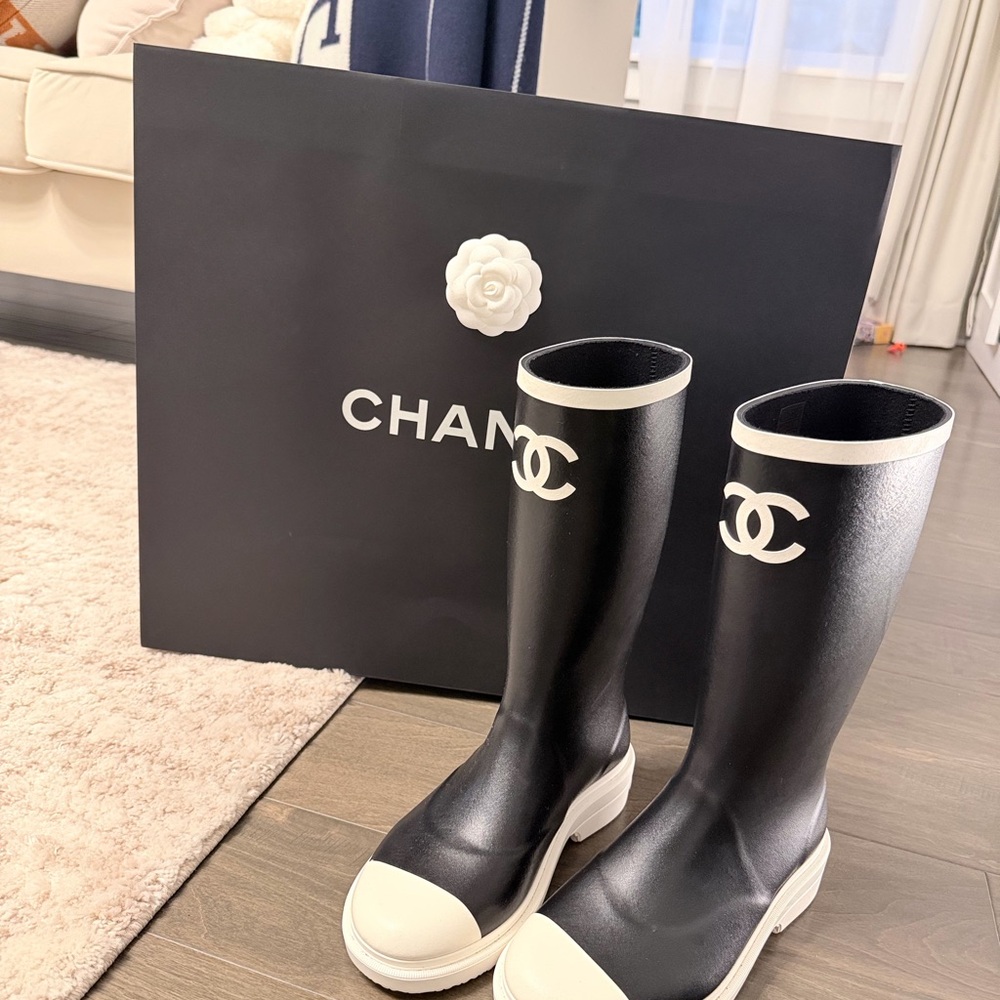 CHANEL Monochrome Logo Rain Boots